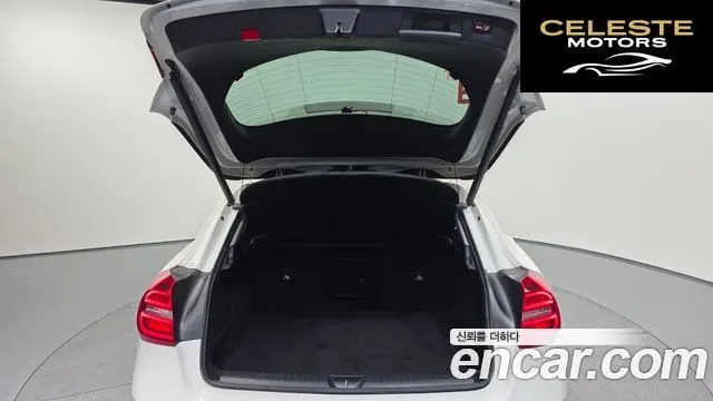 MERCEDES BENZ GLA-Classe X156 GLA200 d 2016 — photo 20 sur 20