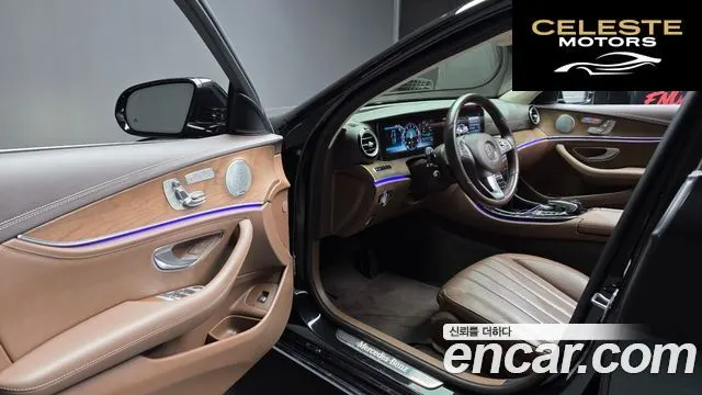 MERCEDES BENZ E-Classe W213 E300 4MATIC Exclusive 2018 — photo 13 sur 38