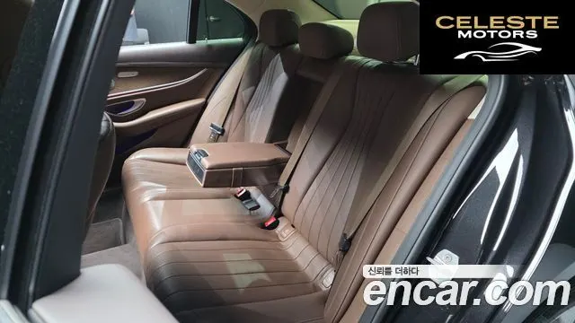 MERCEDES BENZ E-Classe W213 E300 4MATIC Exclusive 2018 — photo 16 sur 38