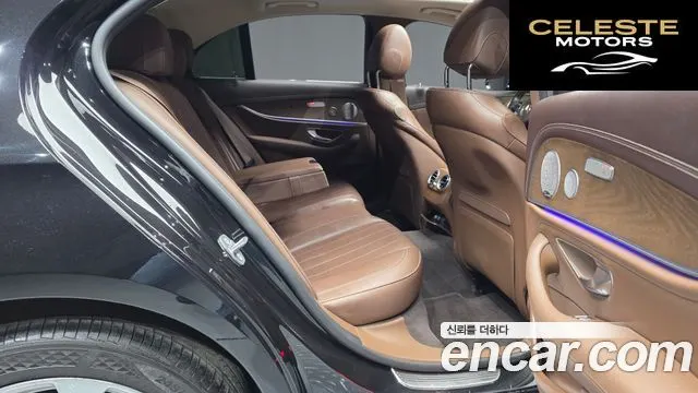 MERCEDES BENZ E-Classe W213 E300 4MATIC Exclusive 2018 — photo 18 sur 38