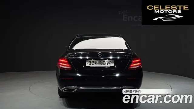 MERCEDES BENZ E-Classe W213 E300 4MATIC Exclusive 2018 — photo 4 sur 38