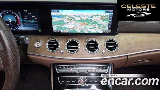 MERCEDES BENZ E-Classe W213 E300 4MATIC Exclusive 2018 — photo 21 sur 38