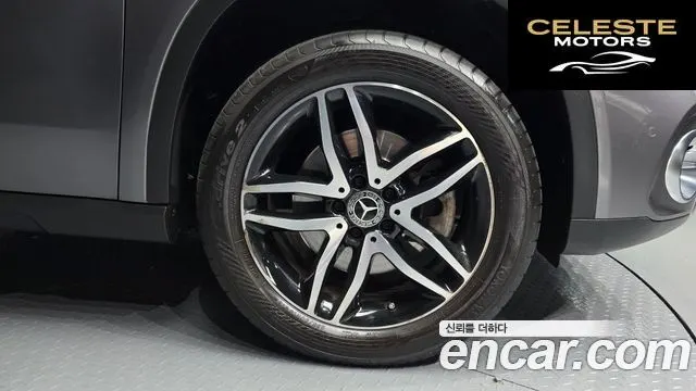 MERCEDES BENZ GLA-Classe X156 GLA220 Premium 2019 — photo 5 sur 33
