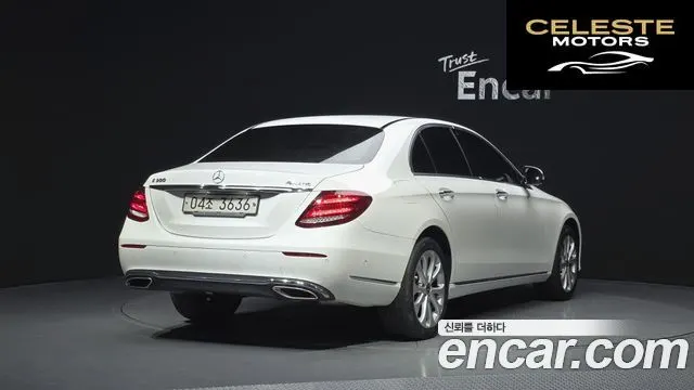 MERCEDES BENZ E-Classe W213 E300 4MATIC Exclusive 2019 — photo 2 sur 36