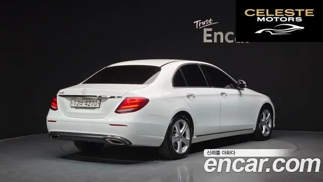 MERCEDES BENZ E-Classe W213 E200 Avantgarde 2017 — photo 2 sur 20