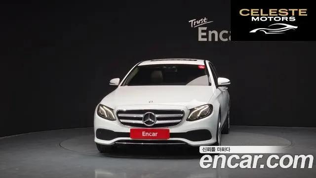 MERCEDES BENZ E-Classe W213 E200 Avantgarde 2017 — photo 3 sur 20