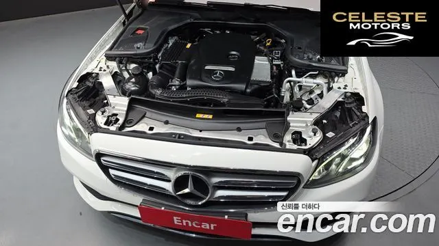 MERCEDES BENZ E-Classe W213 E200 Avantgarde 2017 — photo 6 sur 20