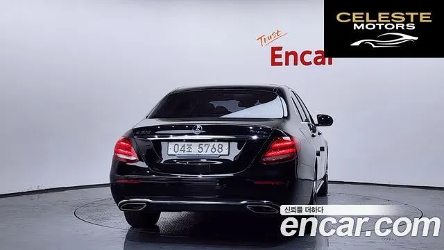 MERCEDES BENZ E-Classe W213 E300 Avantgarde 2019 — photo 4 sur 20