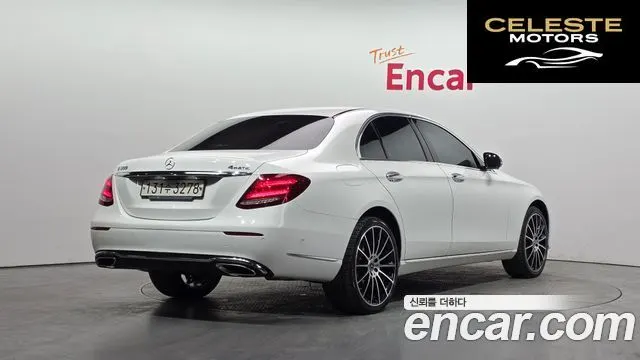 MERCEDES BENZ E-Classe W213 E300 4MATIC Exclusive 2018 — photo 2 sur 40