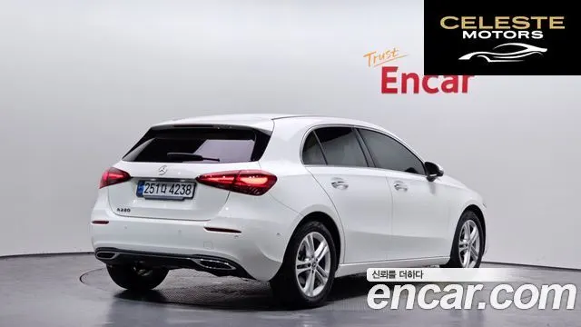 MERCEDES BENZ A-Classe W177 A220 Hatchback 2025 — photo 2 sur 30
