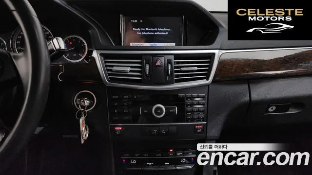 MERCEDES BENZ E-Classe W212 E200 CGI 2012 — photo 13 sur 26