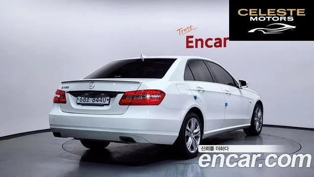 MERCEDES BENZ E-Classe W212 E200 CGI 2012 — photo 2 sur 26
