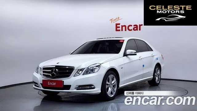 MERCEDES BENZ E-Classe W212 E200 CGI 2012 — photo 21 sur 26