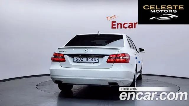MERCEDES BENZ E-Classe W212 E200 CGI 2012 — photo 4 sur 26