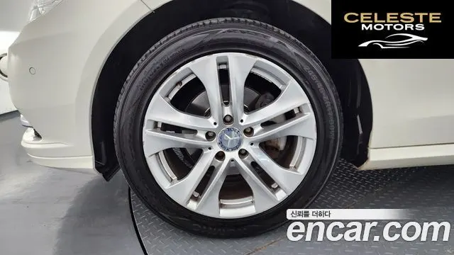 MERCEDES BENZ E-Classe W212 E200 CGI 2012 — photo 5 sur 26