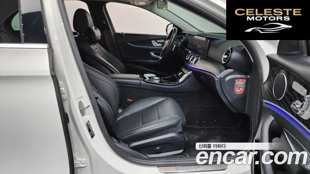 MERCEDES BENZ E-Classe W213 E300 4MATIC Avantgarde 2017 — photo 11 sur 26