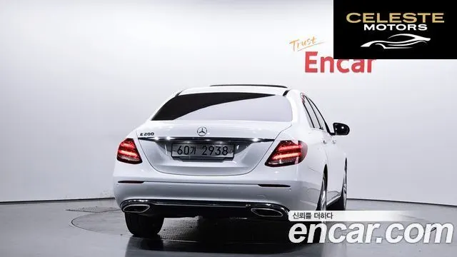 MERCEDES BENZ E-Classe W213 E200 Avantgarde 2018 — photo 3 sur 31