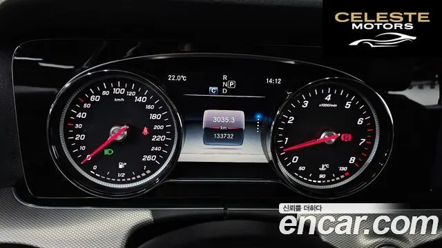 MERCEDES BENZ E-Classe W213 E200 Avantgarde 2018 — photo 11 sur 30