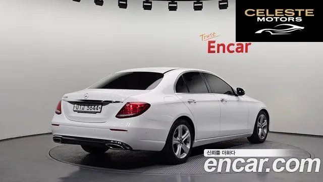 MERCEDES BENZ E-Classe W213 E200 Avantgarde 2018 — photo 2 sur 30