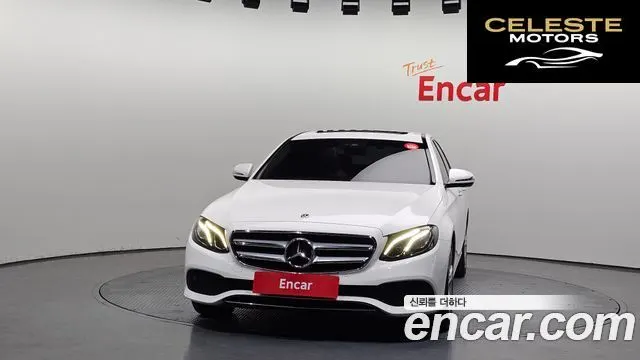 MERCEDES BENZ E-Classe W213 E200 Avantgarde 2018 — photo 3 sur 30