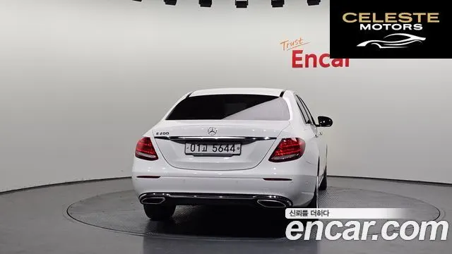 MERCEDES BENZ E-Classe W213 E200 Avantgarde 2018 — photo 4 sur 30