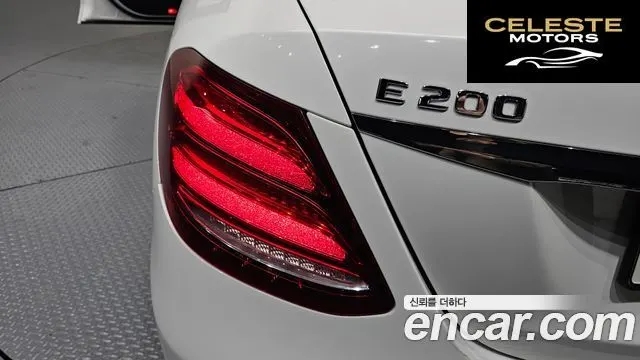 MERCEDES BENZ E-Classe W213 E200 Avantgarde 2018 — photo 9 sur 30