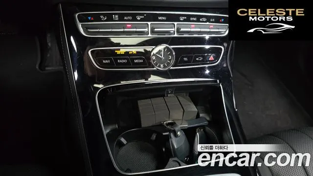 MERCEDES BENZ E-Classe W213 E300 4MATIC Exclusive 2020 — photo 33 sur 41