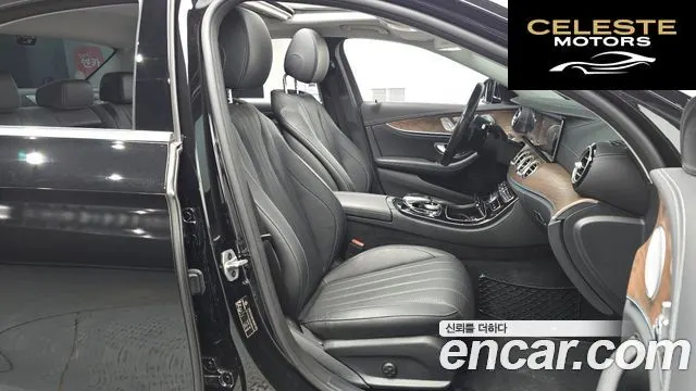 MERCEDES BENZ E-Classe W213 E300 4MATIC Exclusive 2020 — photo 15 sur 41