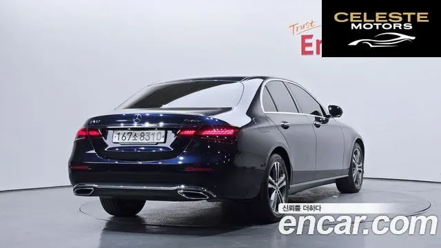 MERCEDES BENZ E-Classe W213 E350 4MATIC Avantgarde 2022 — photo 2 sur 20