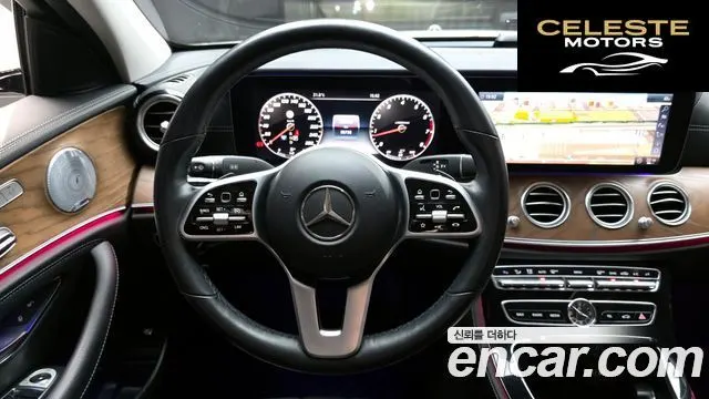 MERCEDES BENZ E-Classe W213 E300 4MATIC Exclusive 2019 — photo 19 sur 36