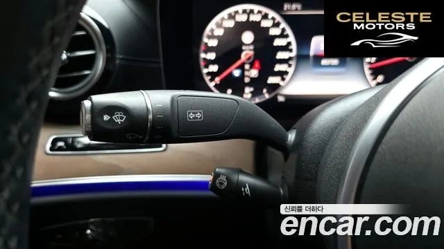 MERCEDES BENZ E-Classe W213 E300 4MATIC Exclusive 2019 — photo 22 sur 36