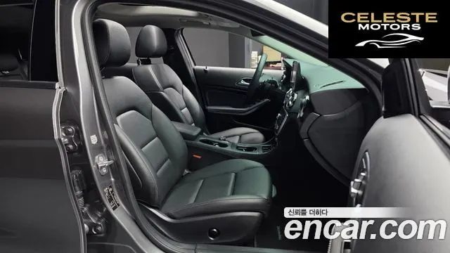 MERCEDES BENZ GLA-Classe X156 GLA220 Premium 2019 — photo 17 sur 33
