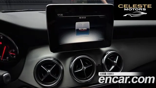 MERCEDES BENZ GLA-Classe X156 GLA220 Premium 2019 — photo 20 sur 33