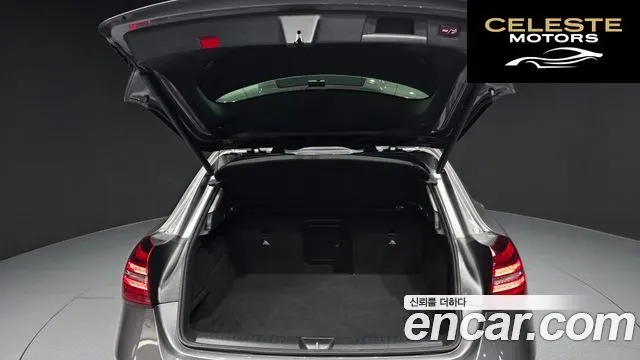 MERCEDES BENZ GLA-Classe X156 GLA220 Premium 2019 — photo 26 sur 33