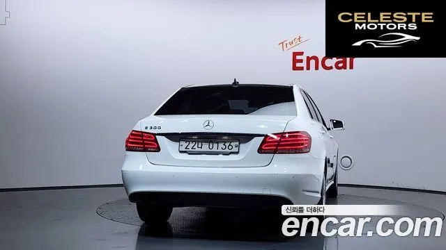 MERCEDES BENZ E-Classe W212 E300 2014 — photo 4 sur 20