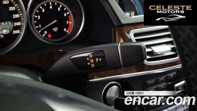 MERCEDES BENZ E-Classe W212 E300 2014 — photo 9 sur 20