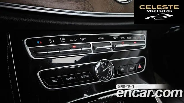 MERCEDES BENZ E-Classe W213 E220d Exclusive 2019 — photo 28 sur 30