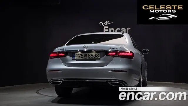 MERCEDES BENZ E-Classe W213 E220d 4MATIC Exclusive 2021 — photo 4 sur 30