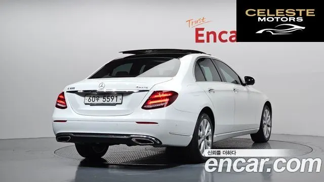 MERCEDES BENZ E-Classe W213 E300 4MATIC Exclusive 2017 — photo 3 sur 20
