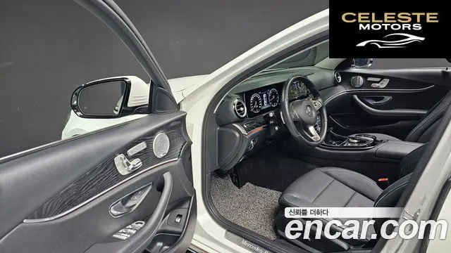 MERCEDES BENZ E-Classe W213 E300 4MATIC Avantgarde 2018 — photo 13 sur 20