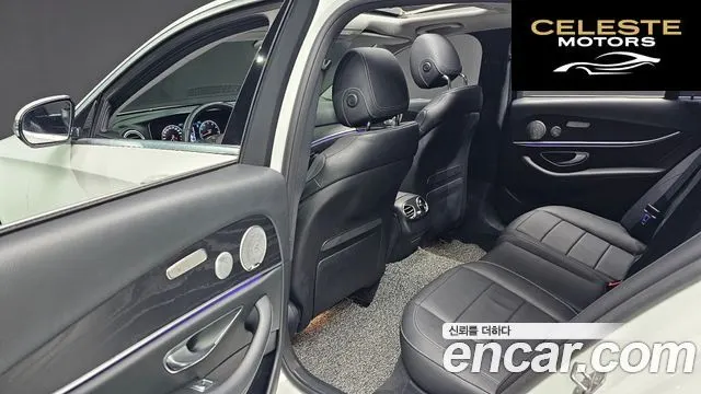 MERCEDES BENZ E-Classe W213 E300 4MATIC Avantgarde 2018 — photo 18 sur 20