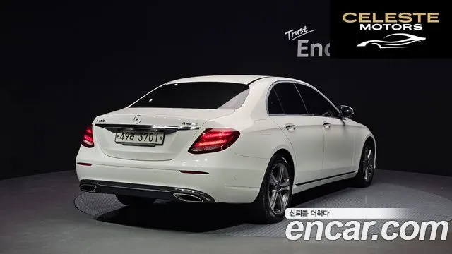 MERCEDES BENZ E-Classe W213 E300 4MATIC Avantgarde 2018 — photo 2 sur 20