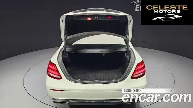 MERCEDES BENZ E-Classe W213 E300 4MATIC Avantgarde 2018 — photo 20 sur 20