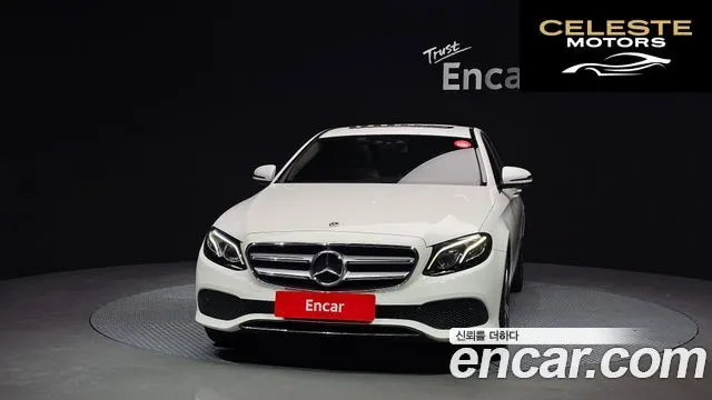 MERCEDES BENZ E-Classe W213 E300 4MATIC Avantgarde 2018 — photo 3 sur 20