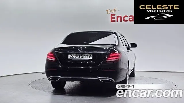 MERCEDES BENZ E-Classe W213 E220d Exclusive 2019 — photo 4 sur 30