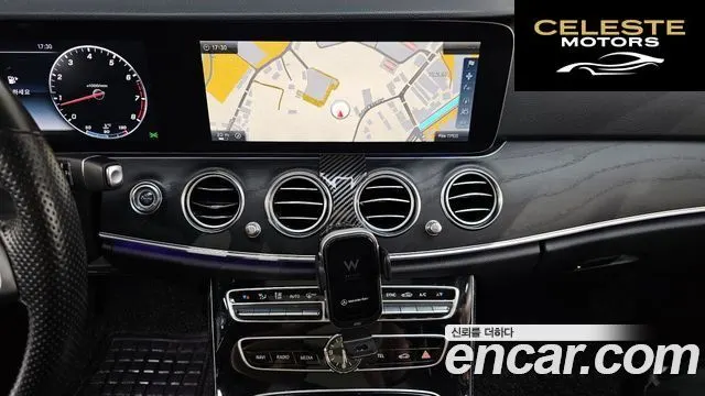 MERCEDES BENZ E-Classe W213 E300 Avantgarde 2017 — photo 19 sur 35