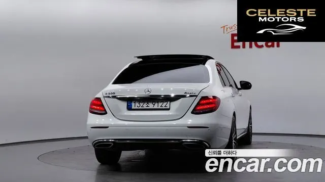 MERCEDES BENZ E-Classe W213 E300 Avantgarde 2017 — photo 3 sur 35