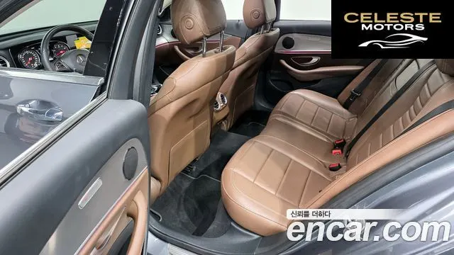 MERCEDES BENZ E-Classe W213 E200 Avantgarde 2017 — photo 12 sur 20