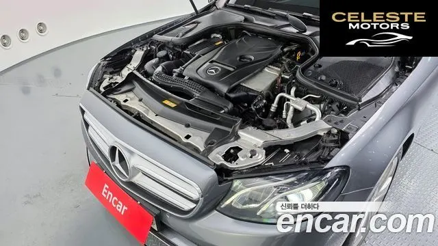 MERCEDES BENZ E-Classe W213 E200 Avantgarde 2017 — photo 6 sur 20
