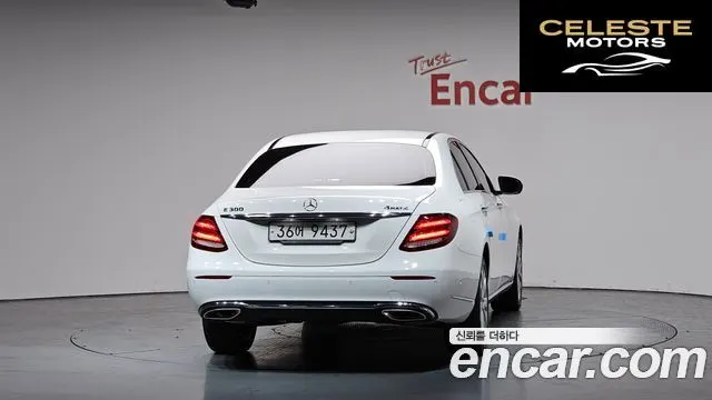 MERCEDES BENZ E-Classe W213 E300 4MATIC Exclusive 2018 — photo 4 sur 20